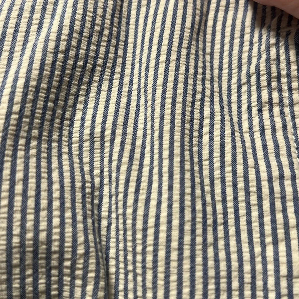 J. Crew Blue & White Seersucker Flat Front Cotton Shorts Size 35 Casual Preppy
